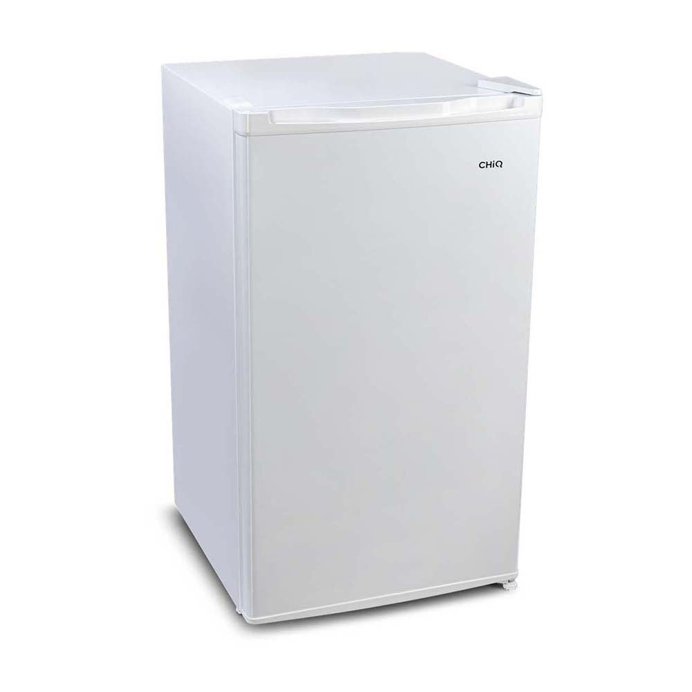 CHiQ CSR090DW 90L Bar Fridge White, Front right view 