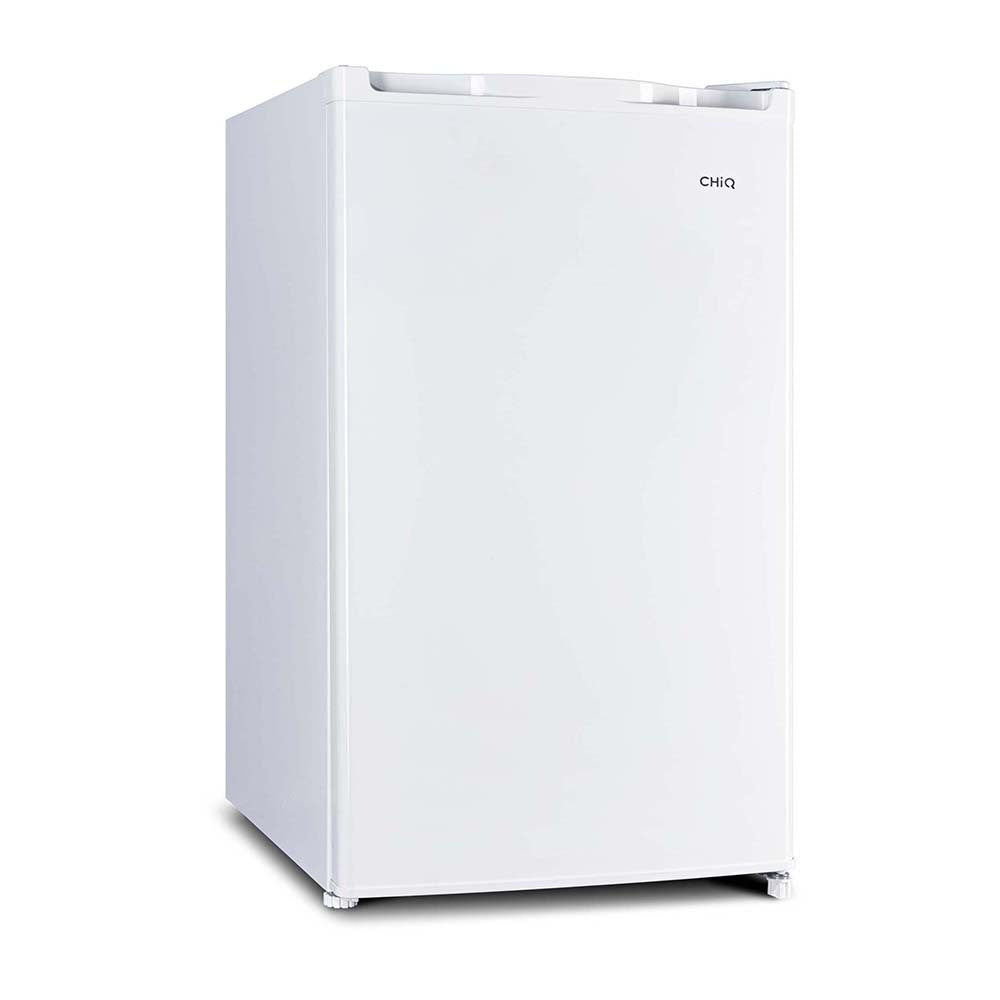 CHiQ CSR125DW 125L Bar Fridge White, Front right view 