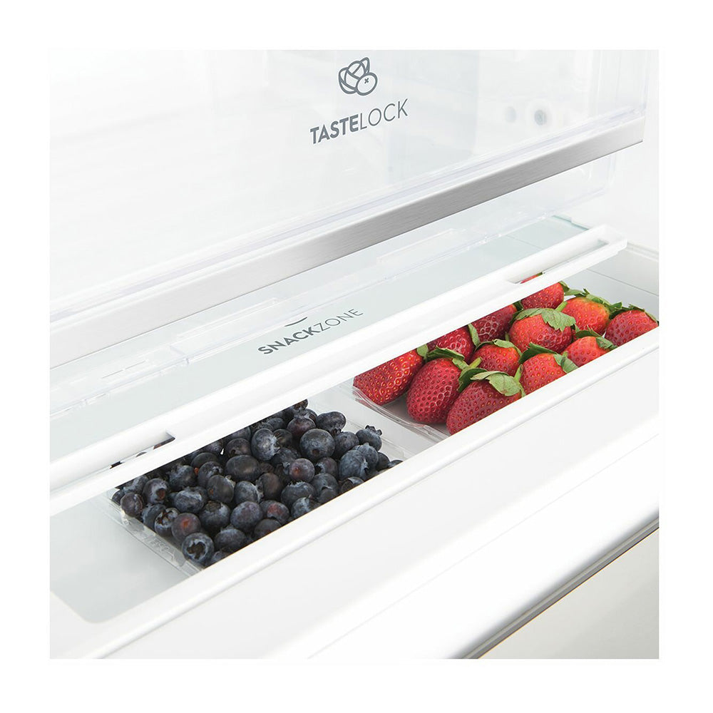 Electrolux EHE6899SA 609L French Door Fridge Stainless Steel, Vegetable crisper drawer view