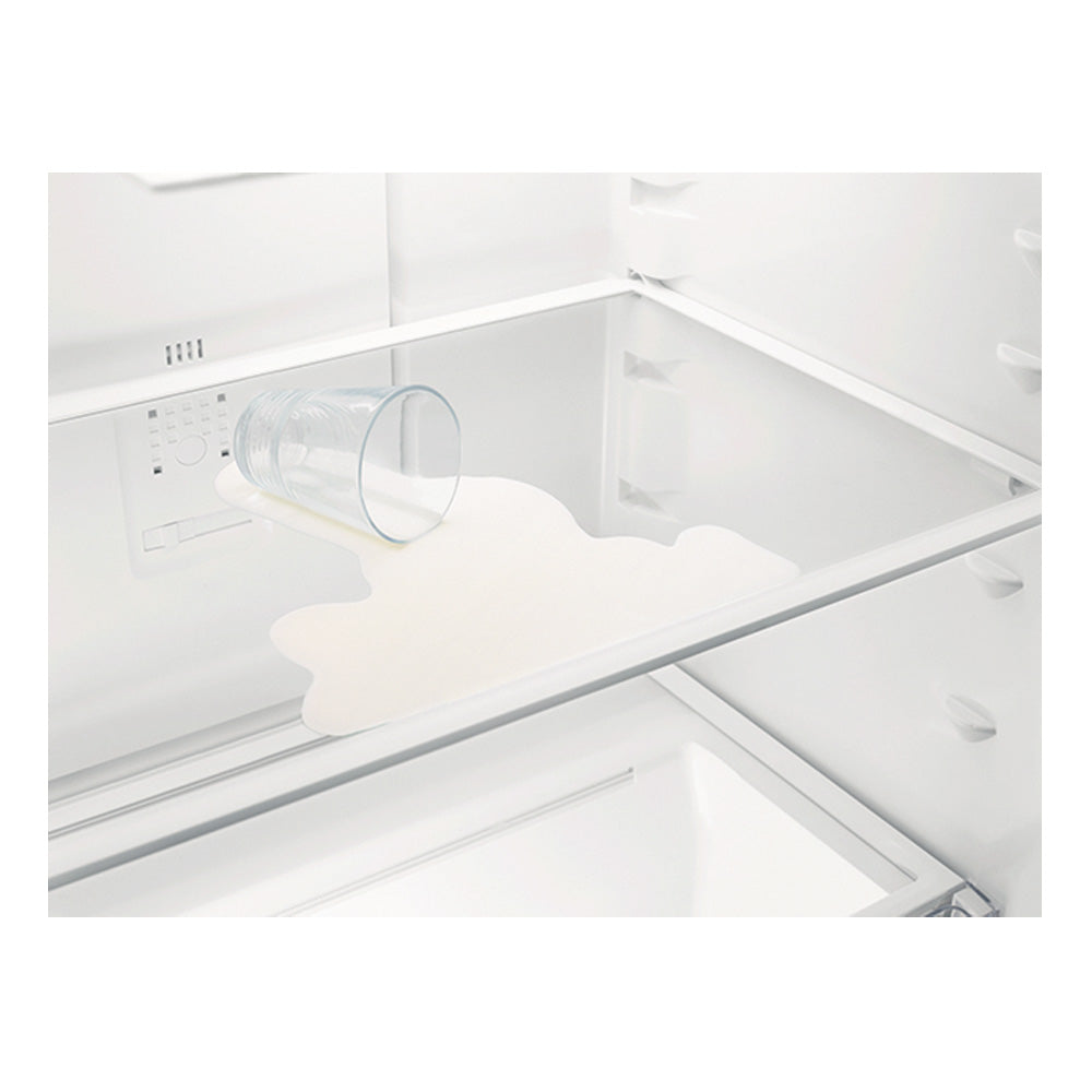 Kelvinator KTM5402WCR 503L Top Mount Fridge White, Glass shelf view 