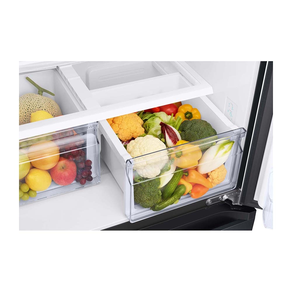 Samsung 495L French Door Fridge SRF5300BD, vegetable crisper drawer view, full of vegetables and fruits