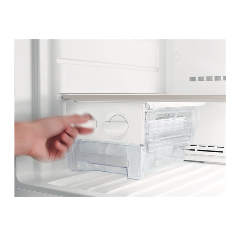 Westinghouse WTB4600WAR 460L Top Mount Fridge White, Ice cube tray